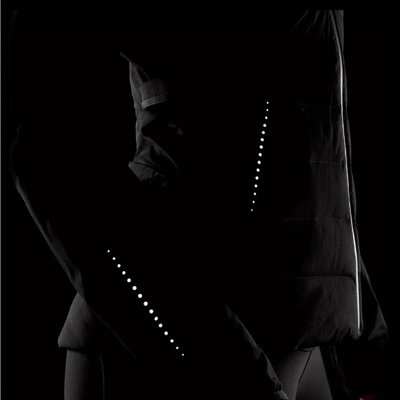 Lululemon rain jacket size 6 - Picture 3 of 7